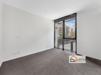 200 / 18 Waterview Walk, Docklands