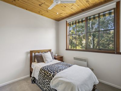 6 Murmuring Way, Goughs Bay