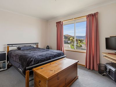 11 Lesdelle Street, Claremont