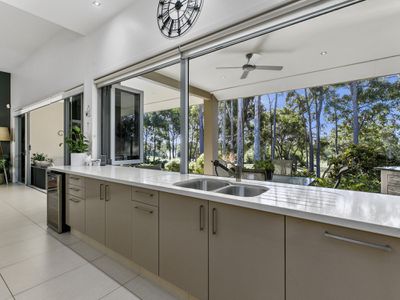 14 Lakeside Drive, Peregian Springs