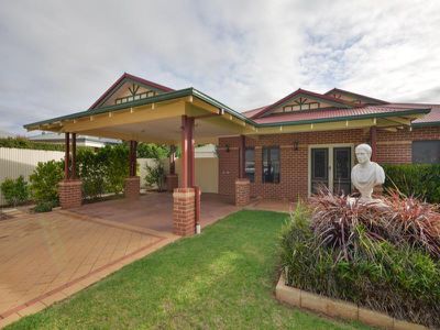 5 Smythe Drive, Broadwood