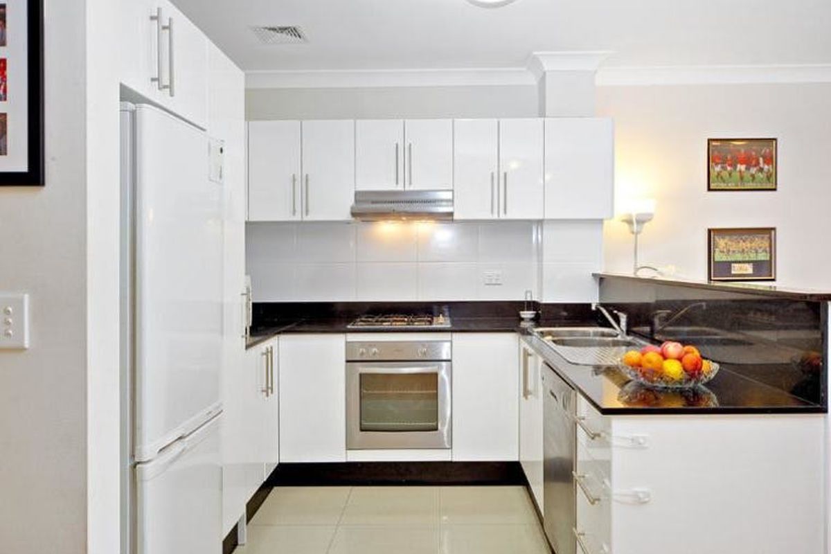 18 / 14-16 Eastbourne Road, Homebush West