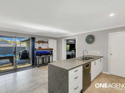27 Senorita Parade, Urangan