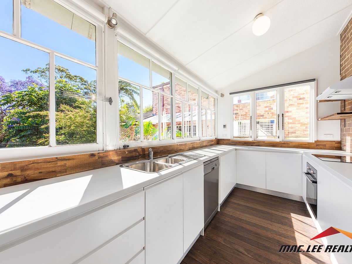 10 Moore Street, Roseville