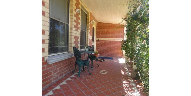 24 Hurt Street, Violet Town