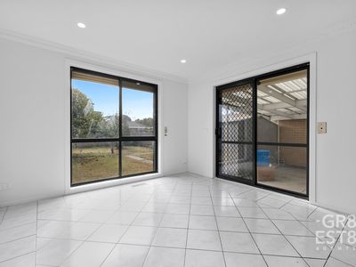 6 Regal Avenue, Hallam
