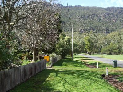 15 Tandara Road, Halls Gap