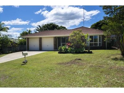 2 Thompson Crescent, Tewantin