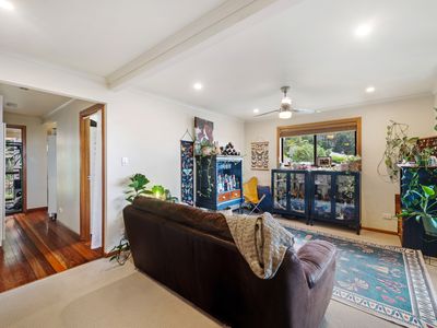 Upstairs Unit / 79 Balmoral Road, Montville