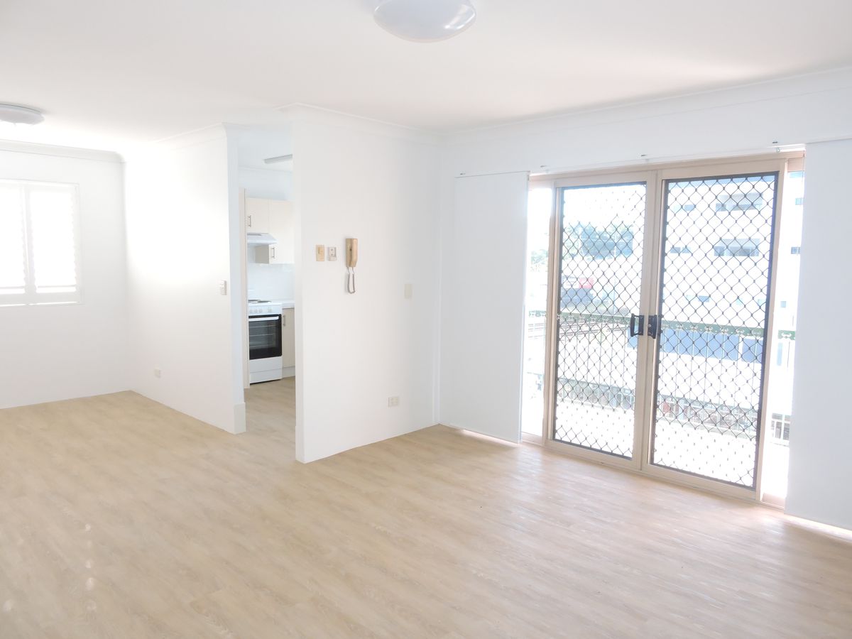 8 / 33 York Street, Indooroopilly