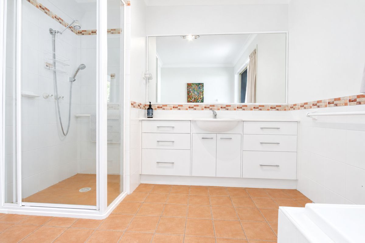 6 John Place, North Narooma