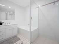 8 / 74 Universal Street, Pacific Pines