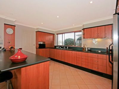 11 Seascape Close, Narrawallee