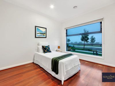 32 Peninsula Crescent, Craigieburn