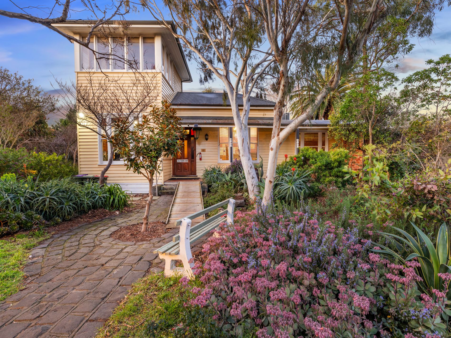 6 Esplanade, Williamstown