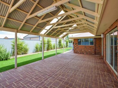 4 Warner Street, Broadwood