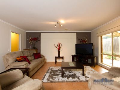 10 Hickory Drive, Narre Warren South