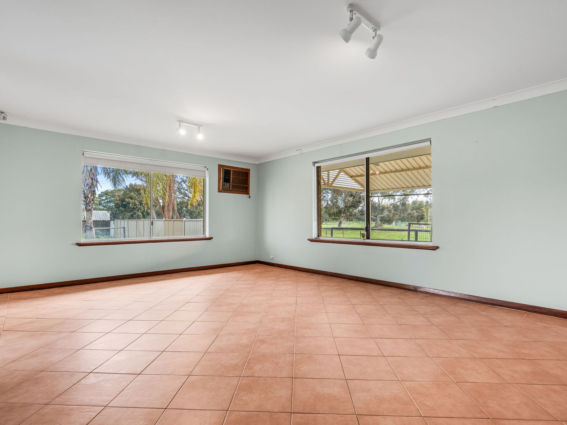 18 Albert Road, Middle Swan