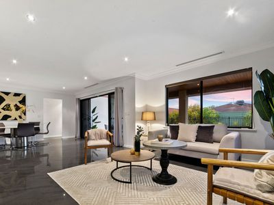 26 Simmonds Parade, Winthrop