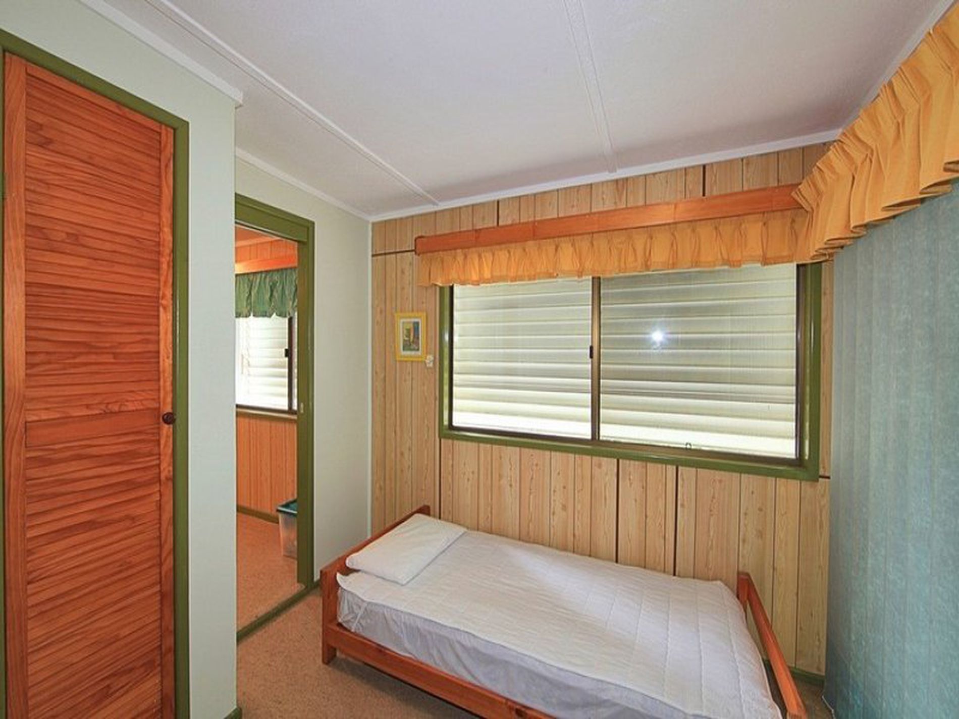 42 First Avenue, Woodgate