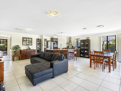 2 Beaumont Crescent, Pacific Pines