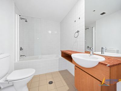 124 / 27 Bennelong Parkway, Wentworth Point