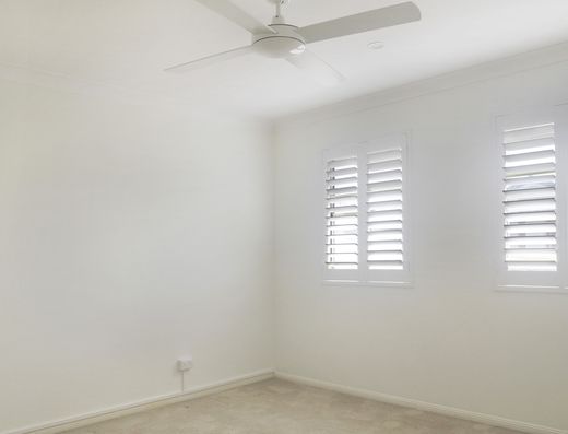Tewantin Townhouse Close to All Amenities image 9