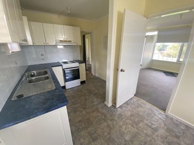 37 Aberdeen Road, Busby