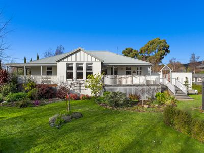 20 Woodbridge Hill Road, Woodbridge