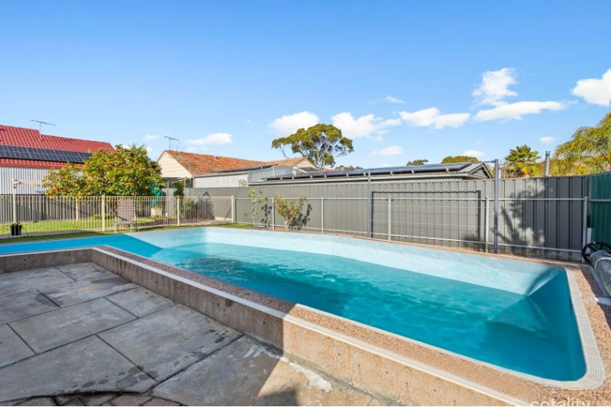 12 Perth Avenue, Valley View