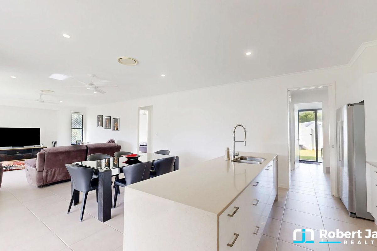44 Lancaster Lane, Cooroibah