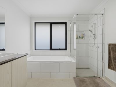 12 Axton Close, George Town