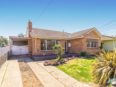 5 Centre Avenue, Werribee