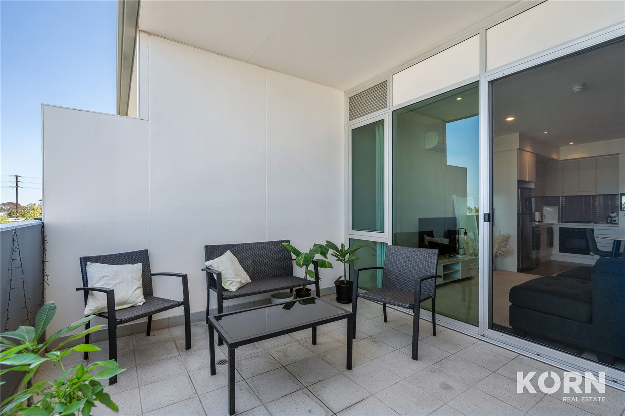 215 / 1-2 Tarni Court, New Port