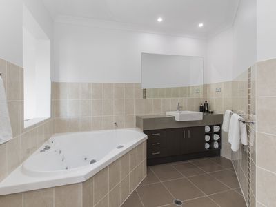 7 Grange Court, Castle Hill