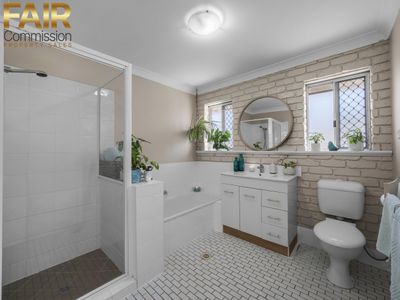 13 Lexlen Court, Cleveland