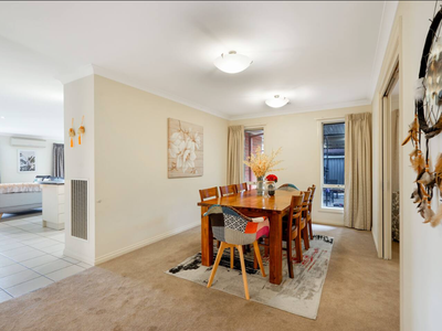 7 Burrumbeet Court, Manor Lakes
