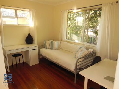 25 Whitfield Avenue, Springwood