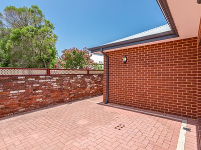 2 / 63 River Road, Kelmscott