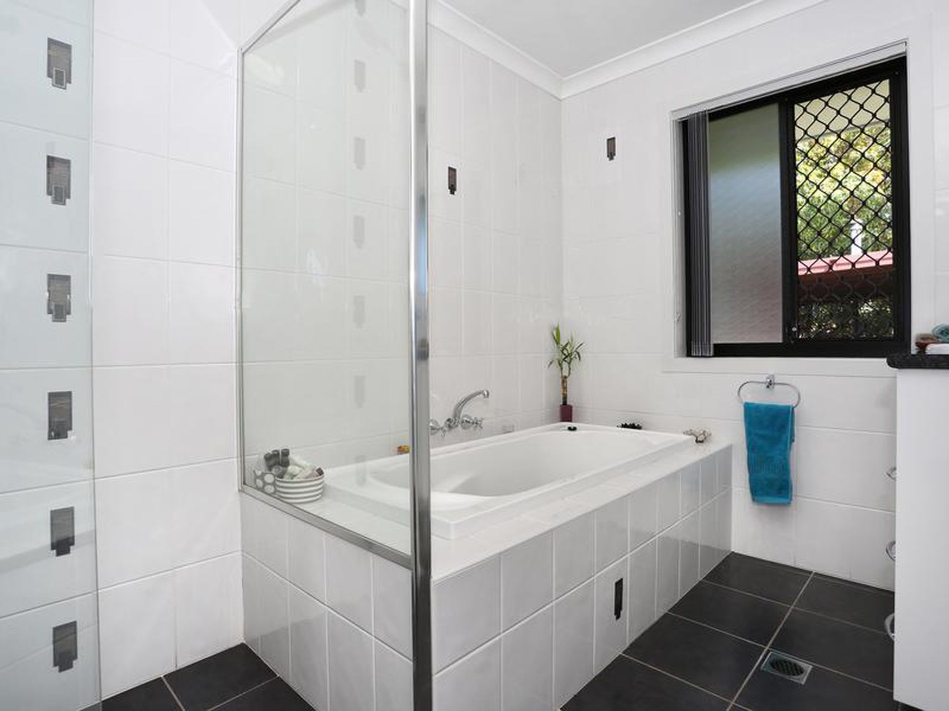 44B Lochlomond Drive, Banora Point