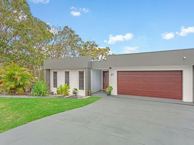 21 TIMBERTOP AVENUE, Forster