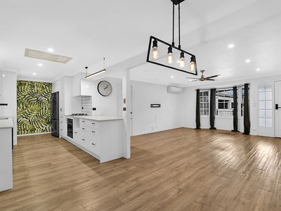 7 Dame Patti Ave, Mermaid Waters