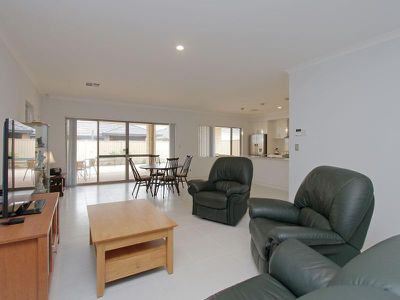 9 Lee-steere Crescent, Piara Waters