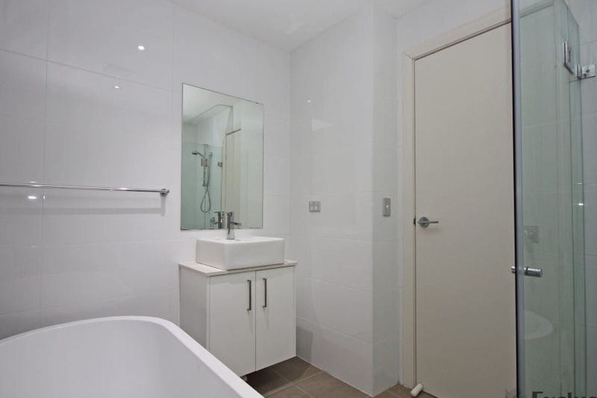 36 / 38 Shoreline Drive, Rhodes