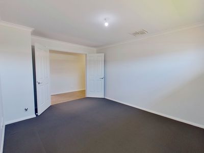 44 Holmwood Drive, Dubbo