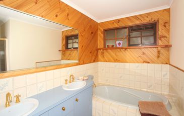 28 Leadbetter Road, Beaconsfield Upper
