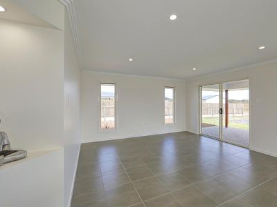 5 Oriole Court, Woodgate