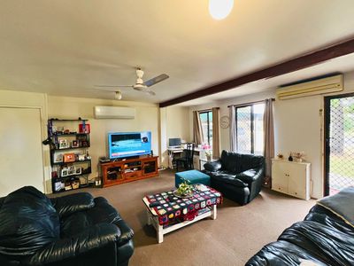 25 Hannah Crescent, Dysart