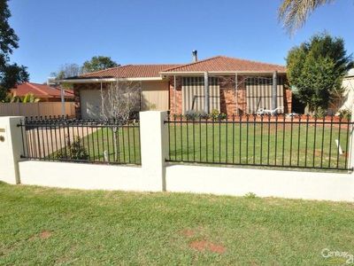 8 Galloway Drive, Dubbo