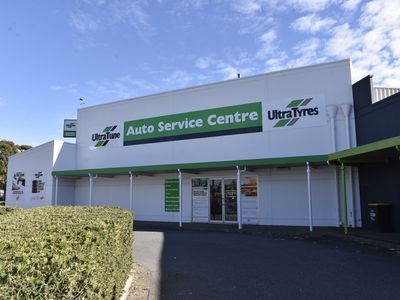 1A & 1B / 105 Main South Road, Morphett Vale